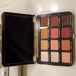 Too Faced Just Peachy Pallette